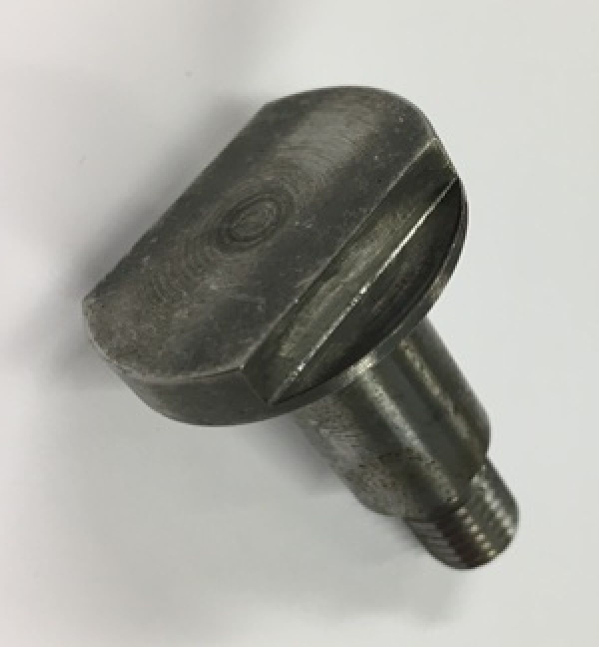 Zugbolzen zu Zahnrad